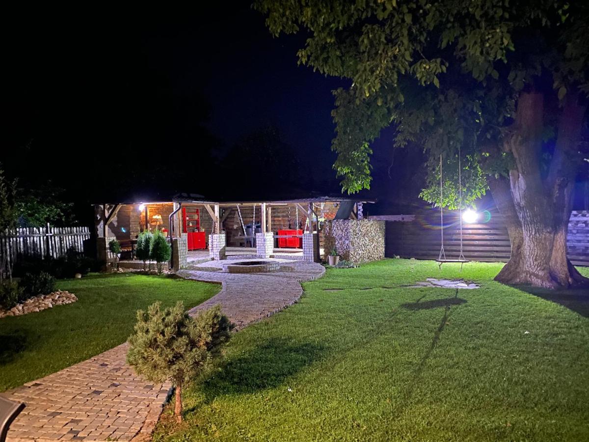 Casa Pisica Noastra Hotell Breaza  Exteriör bild