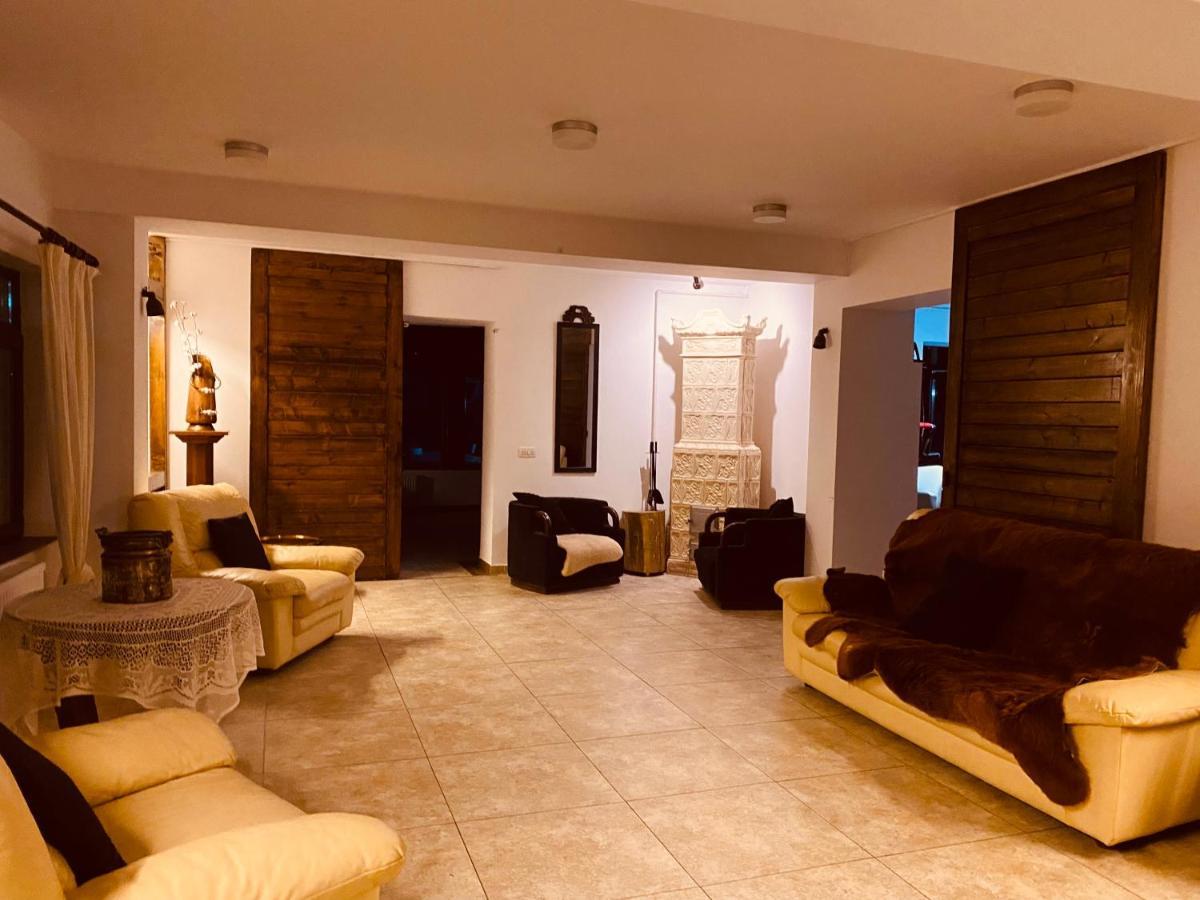 Casa Pisica Noastra Hotell Breaza  Exteriör bild