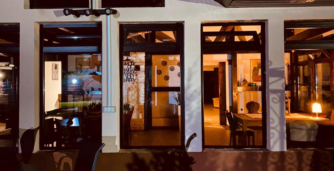 Casa Pisica Noastra Hotell Breaza  Exteriör bild