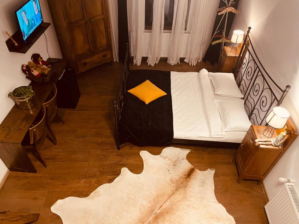Casa Pisica Noastra Hotell Breaza  Exteriör bild