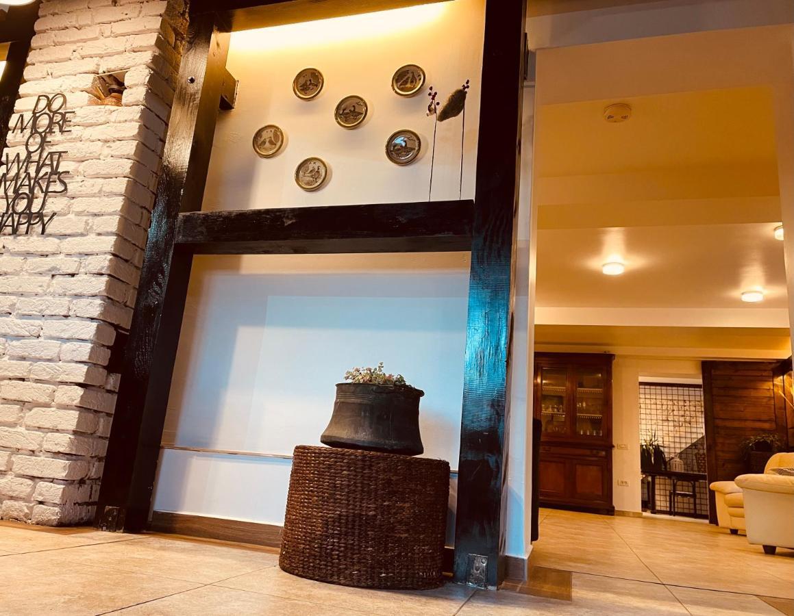 Casa Pisica Noastra Hotell Breaza  Exteriör bild