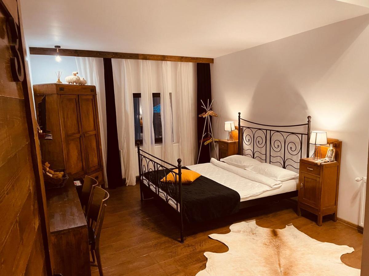 Casa Pisica Noastra Hotell Breaza  Exteriör bild