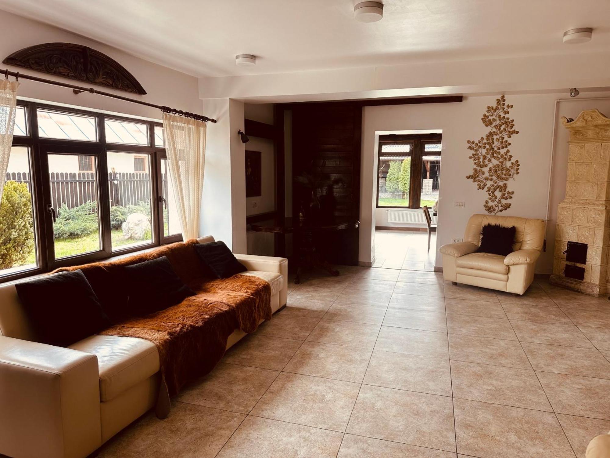 Casa Pisica Noastra Hotell Breaza  Exteriör bild